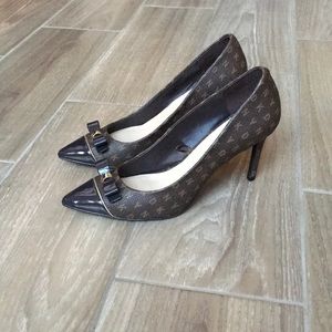 DKNY Bow Pointed Toe Heels